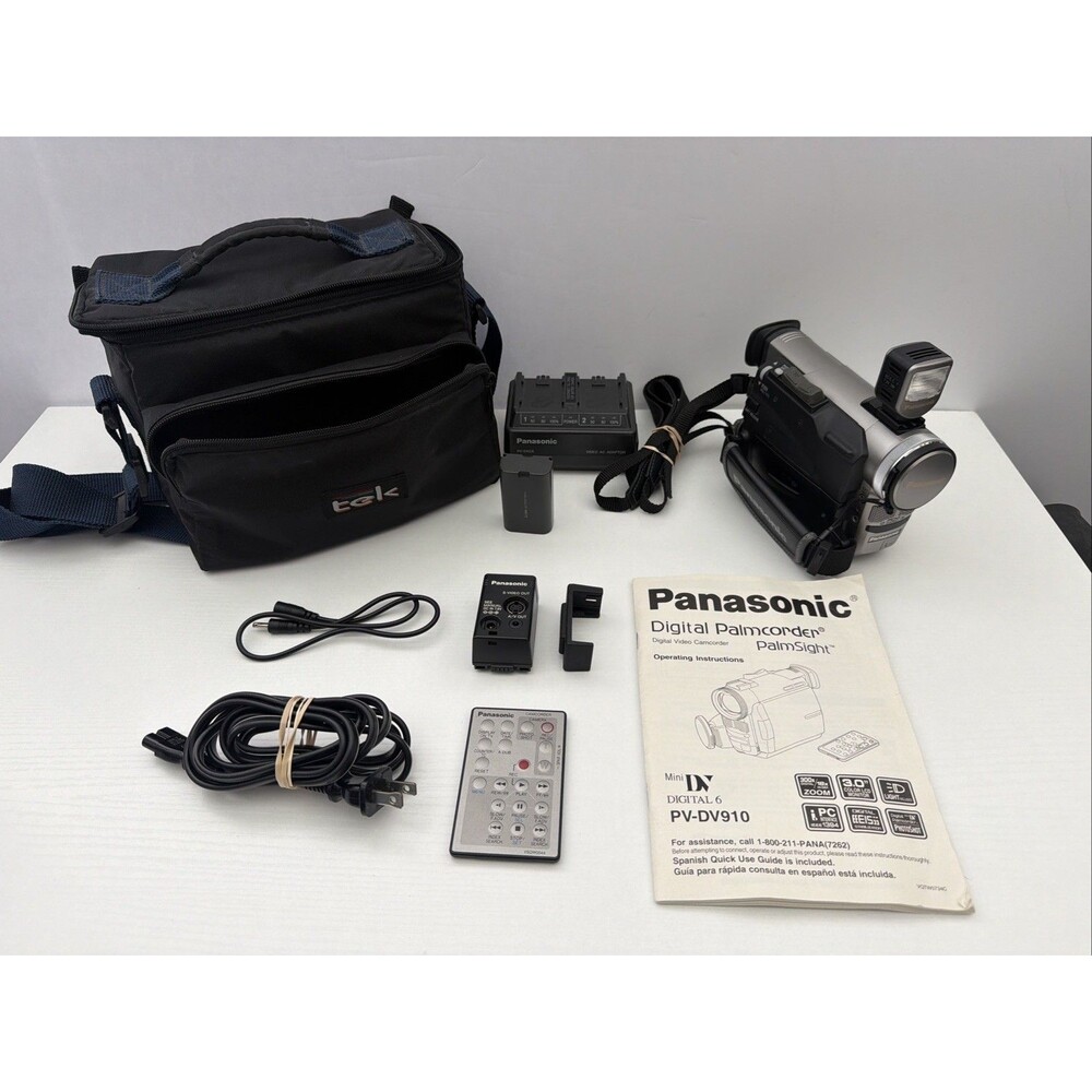 Panasonic PV-DV910 Mini DV Camcorder bundle, Battery, remote, light, Tested